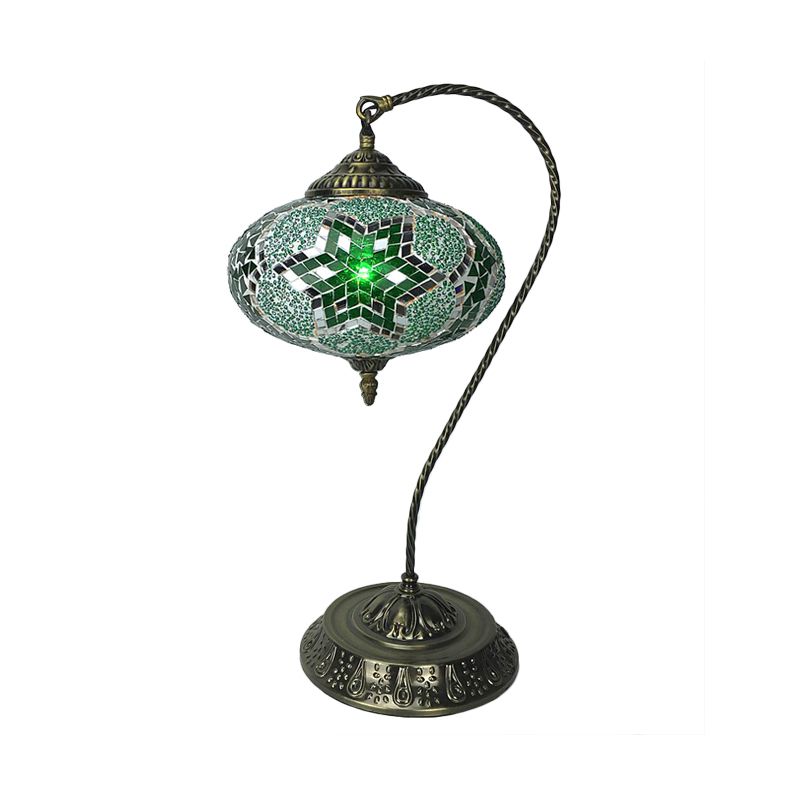 Decoratieve langwerpige nachtlicht met een enkele kop gekleurd kunstglazen tafellamp met gebogen arm in geel/blauw/groen