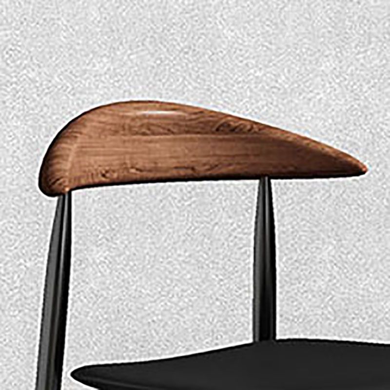 Silla lateral de comedor de cuero de estilo industrial con respaldo abierto