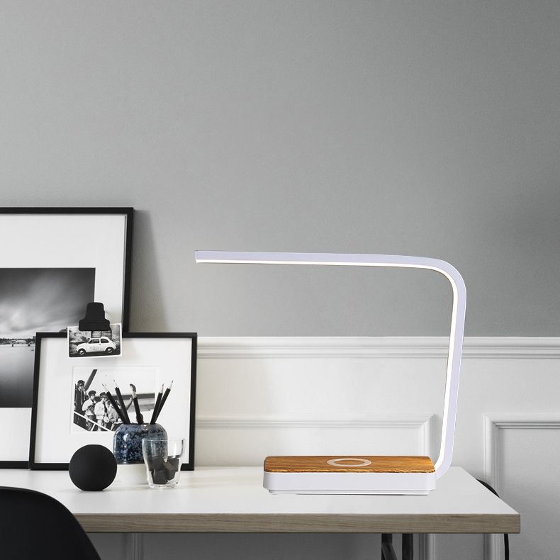 1 Leichte lineare Tischlampe moderne LED -Tischlampen Metall Nachttischlampen