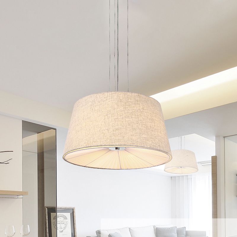 Moderne Kegelkegeldecke Kronleuchter Stoff 5-Bulb Este, hängendes Licht mit einem aufgelösten Diffusor in Flaxen