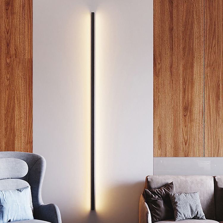 Lineare Form Metallwandbeleuchtung moderner Stil 1-Licht-Wandleuchte in Schwarz
