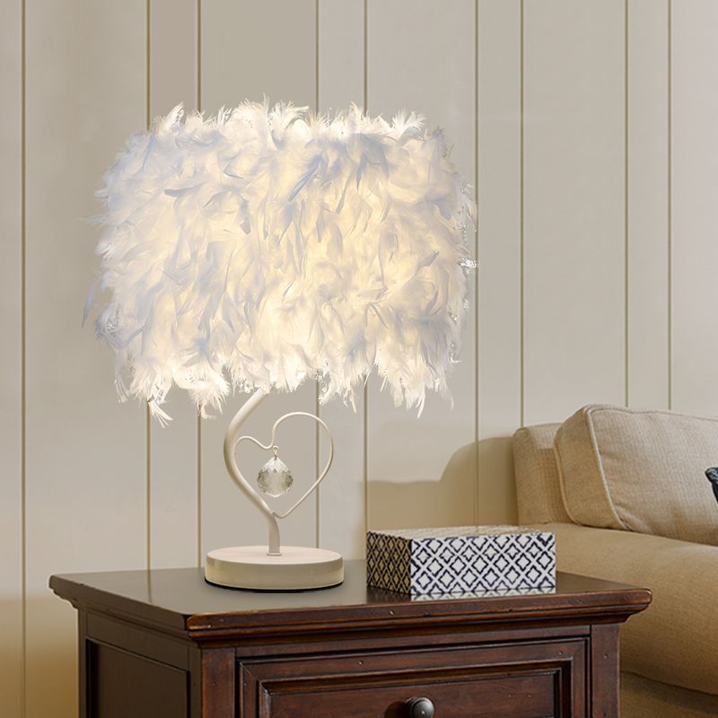 Mesa de estar de batería Lámpara de soporte de plumas de plumas simples en blanco/rosa/burdeos con marco de corazón y orbe de cristal