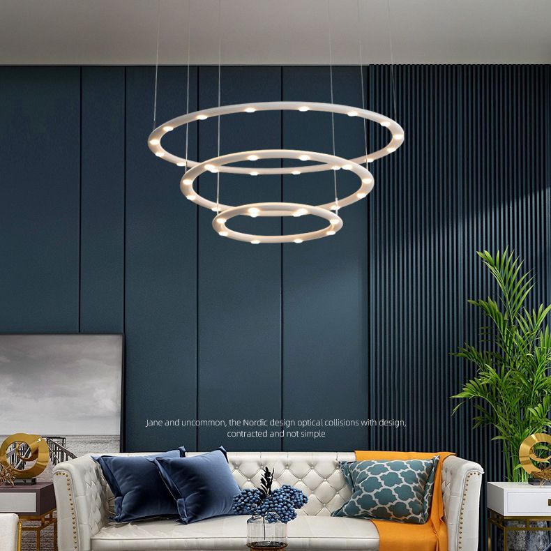Weißer Halo -Ring Kronleuchter Anhänger Minimalist Metall LED Hängende Licht für Wohnzimmer