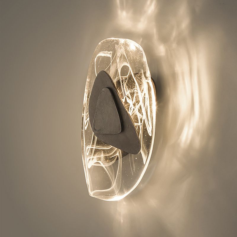 Metal Modern Wall Sconce Geometric Shape Wall Light with Glass Shade for Living Room