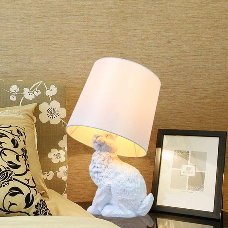 Barreau rustique Lumière de nuit 1 Bulbe Tissu de nuit Lampe de table en noir / blanc avec base de lapin en résine pour chambre à coucher