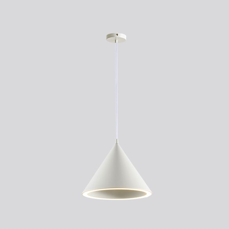 Nordic moderne suspendu au plafond Cône Fer 1-Light Pendant Light pour chambre à coucher