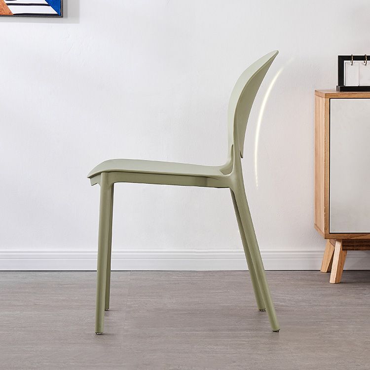 Silla de comedor escandinava de plástico sin brazos, sillas auxiliares apilables (juego de 4)