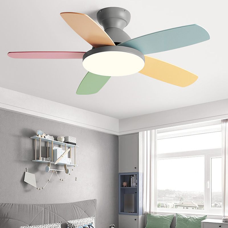Ventilateur de plafond Light Metal Style Style LED Plafond Mount pour chambre à coucher