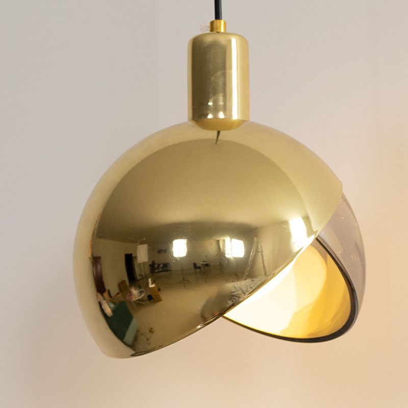 Luce a sospensione singolo a globo di ottone antico nella moderna lampada a sospensione di ferro elettroplate artistico