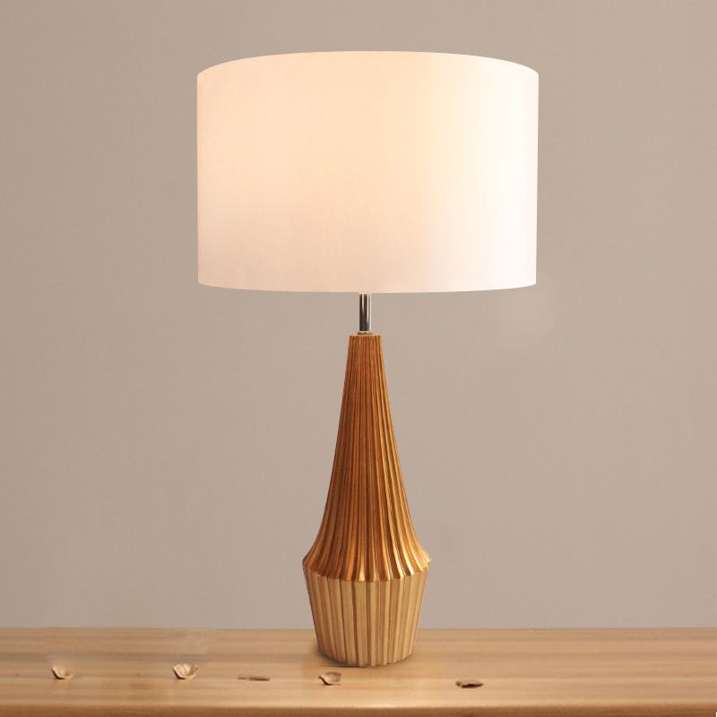En résine striée en forme de larme en forme de nuit Lumière de nuit contemporaine 1 lampe de table de bulbe avec nuance de tissu rond noir / blanc
