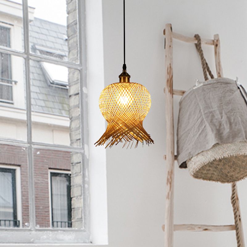 Jellyfish Shape Hand-Woven Bamboo Hanging Lamp Asian 1-Light Beige Pendant Light for Restaurant