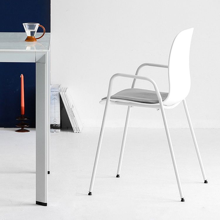 Sillas de comedor apilables Sillones de interior con patas de metal (juego de 4)