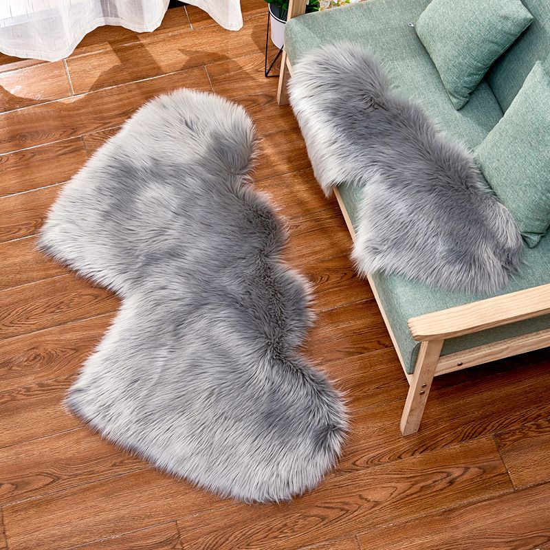 Double-Heart Shaped Modern Rug Multicolor Plain Carpet Stain Resistant Pet Friendly Non-Slip Backing Rug for Living Room