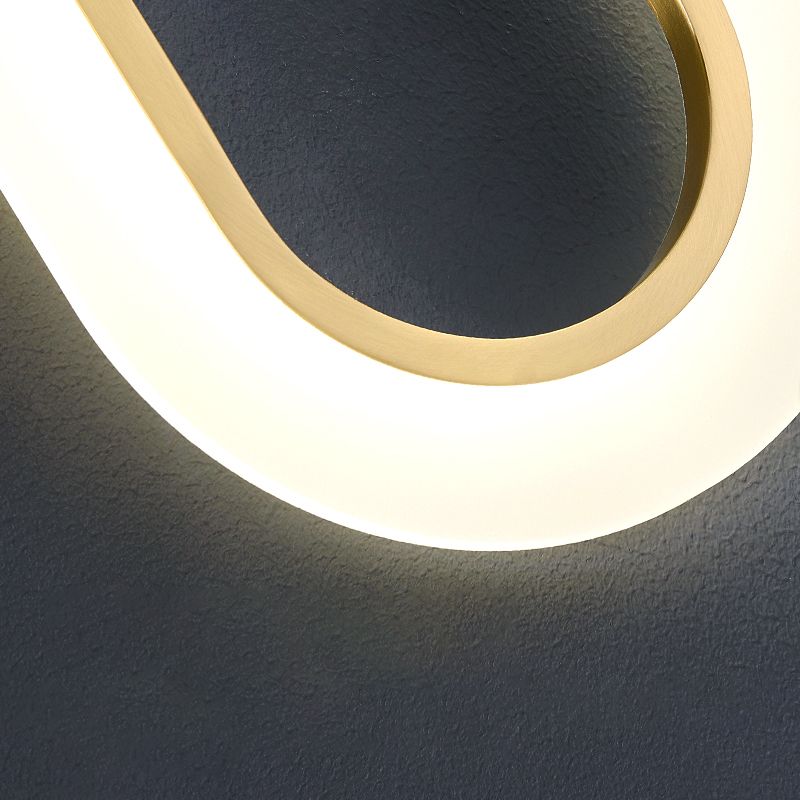 Oval Shade Metal Wall Sconce Modern Style Single Light Wall Mount Lighting in Gold
