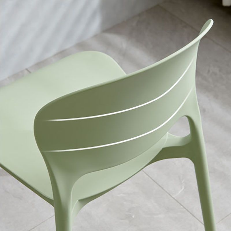 Sillas apilables modernas que cenan las sillas abiertas sin brazos con las piernas plásticas para la cocina