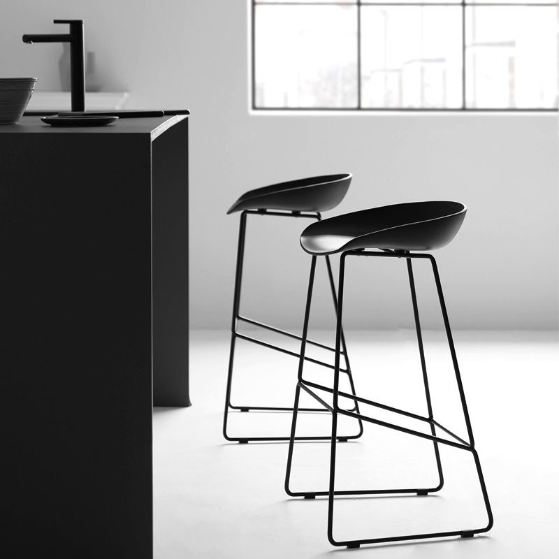 Contemporary Plastic Dining Stools Armless Bar Stools with Footrest