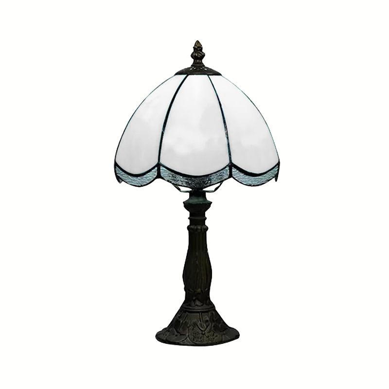 Traditional Scalloped Table Lighting 1 Light Stained Glass Indoor Lighting Fixture in Blue/White