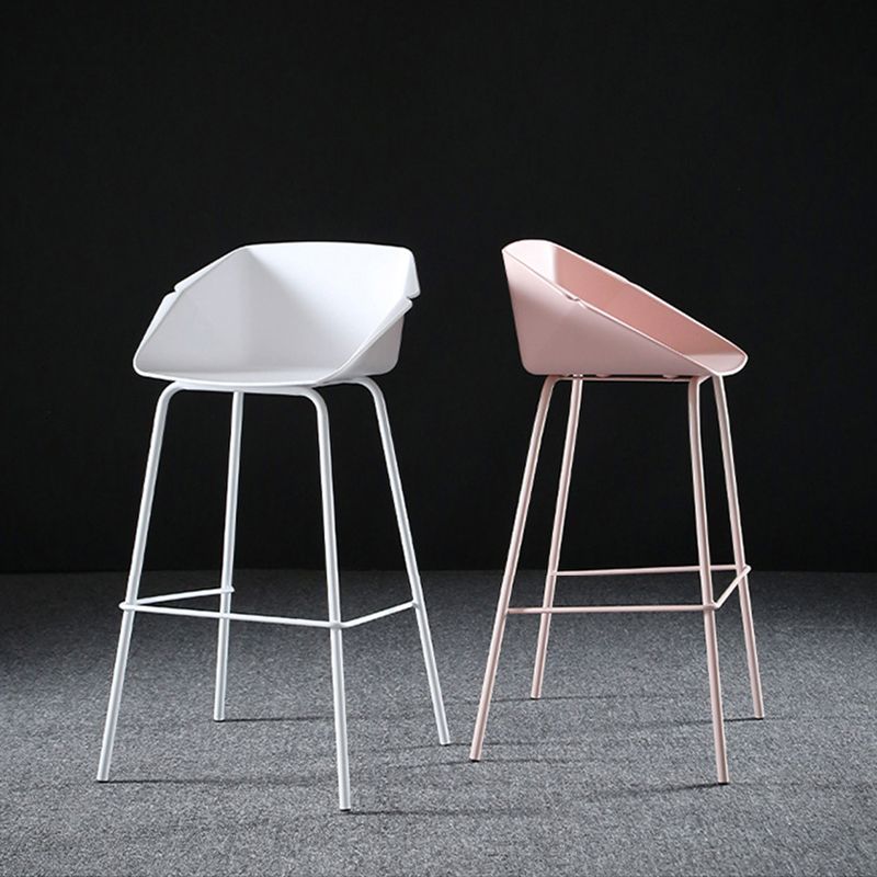 29-Zoll-Moderne Counter Bar Stool Armless Plastic Innenstuhl mit Fußstütze