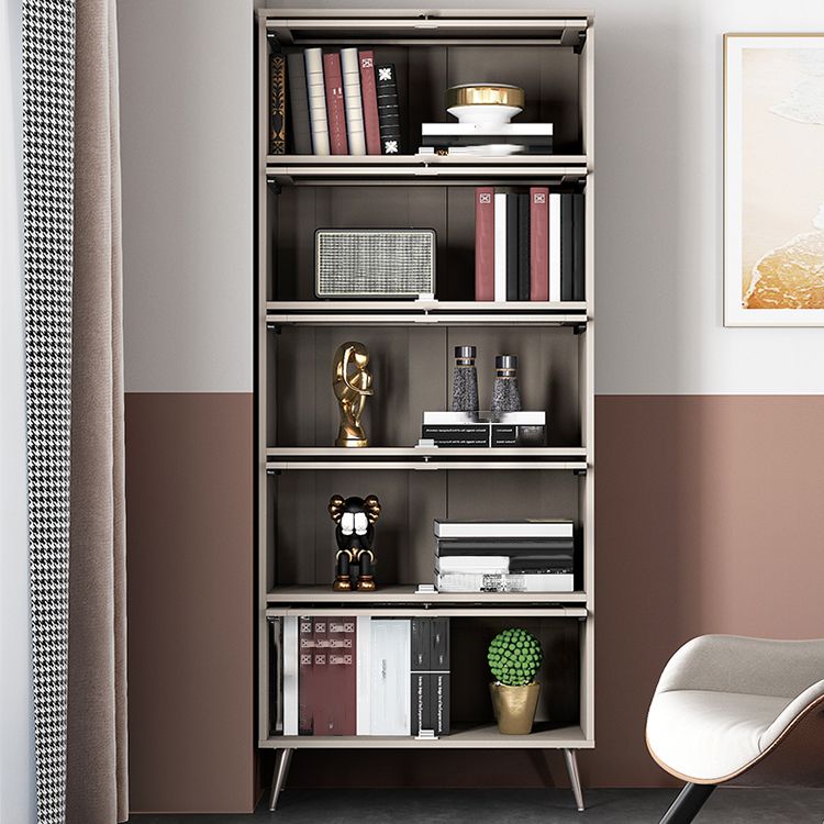 Libreria verticale standard glam in legno fabbricato con porte di vetro