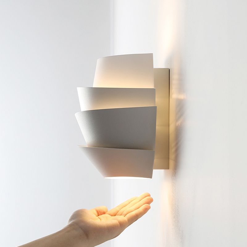 Kids Style 2 - Light Wall Mounted Fixture in White Iron Flower Shape Wall Sconce