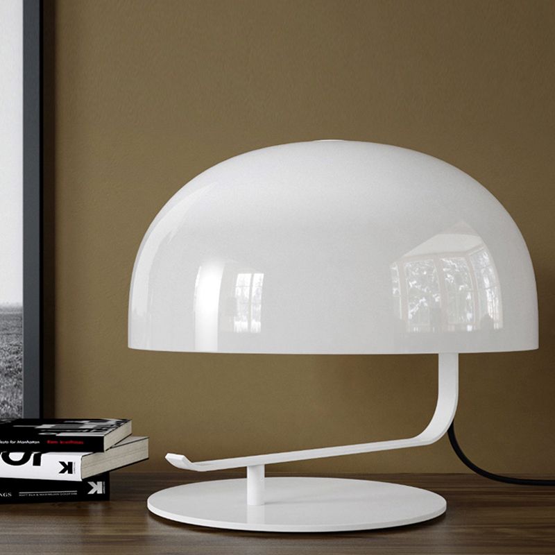 Lampada da comodino postmoderna a forma di fungo, lampada da scrivania metallizzata a 1 testa per camera da letto in bianco/marrone