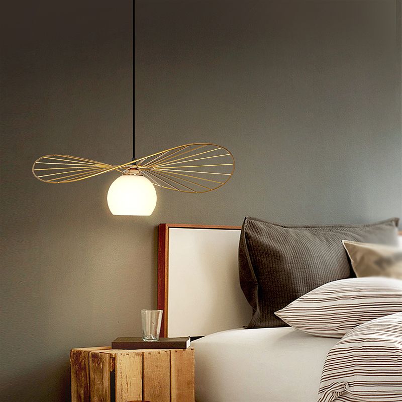 Pendentif en forme de chapeau en fil métallique minimaliste de 1 tête de tête de tête avec une teinte en verre pour le salon