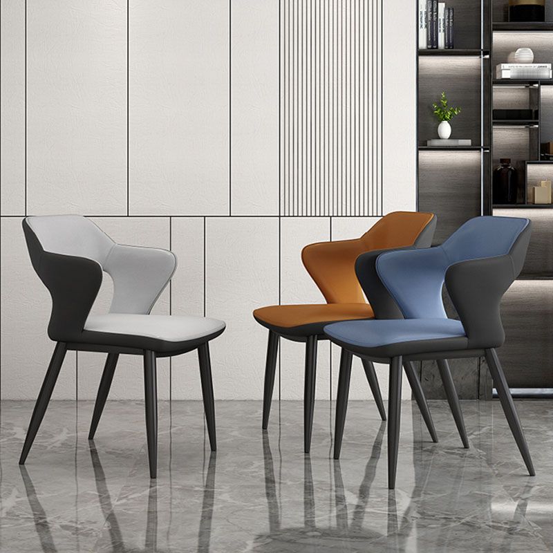 Bras arrière ouvert de style industriel dinant des chaises en cuir de Faux dinant des chaises