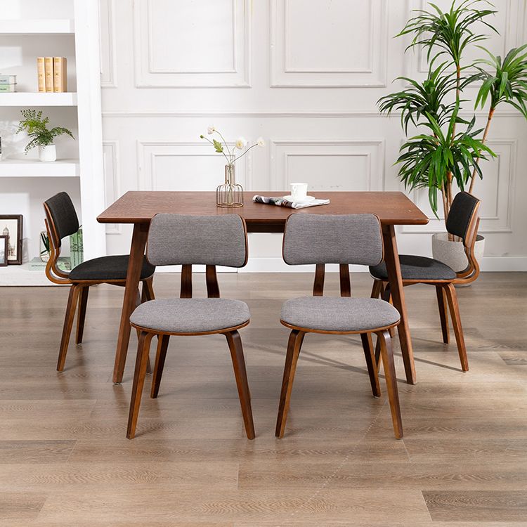Chaise d'appoint contemporaine à la maison, chaise de salle à manger en bois rembourrée à dossier ouvert