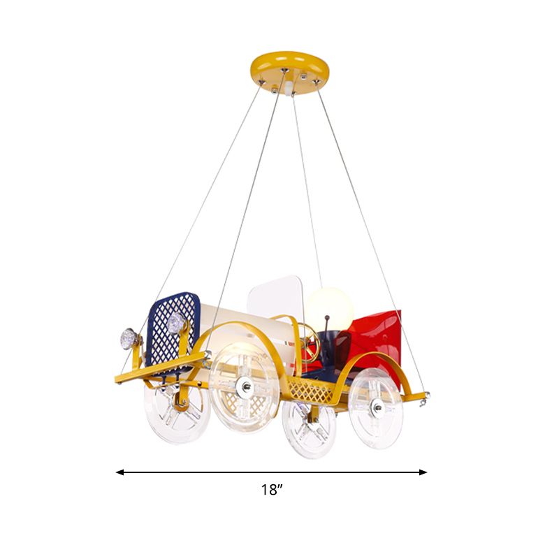 Luz colgante en forma de automóvil de metal con araña de caricatura del conductor en amarillo para la habitación del bebé