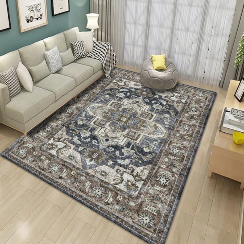 Red Tone Traditional Area Carpet Polyester Moroccan Print Indoor Rug Easy Care Carpet for Living Room