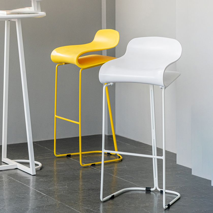 PP-Eimer-Thekenhocker für Zuhause, modernes Design, armlose Hocker mit Metallsockel