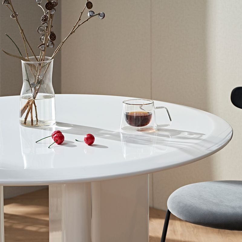 Minimalist White Kitchen Dining Table Solid Wood Round Shape Dining Table with 3 Legs Base