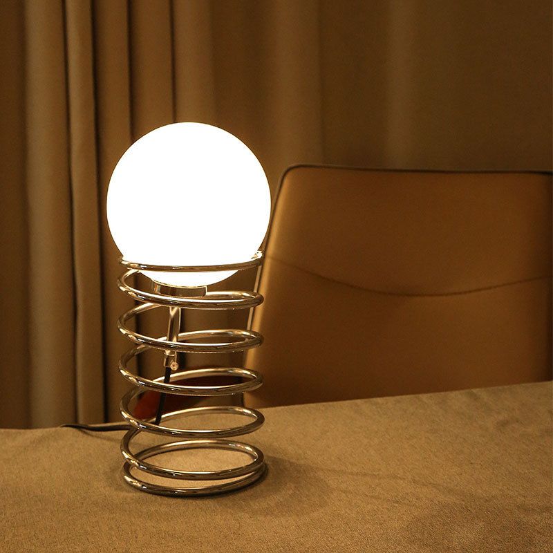 Lampada da tavolo a molla cromata Lampada da comodino minimalista in vetro bianco a 1 lampadina per camera da letto