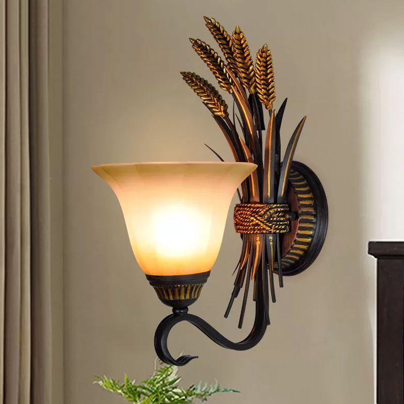 Melkglas Brass SCONCE LAMP WARD LAAR LAVEN 1 KOP Traditionalisme Wandgemonteerd licht met tarwe spike decor