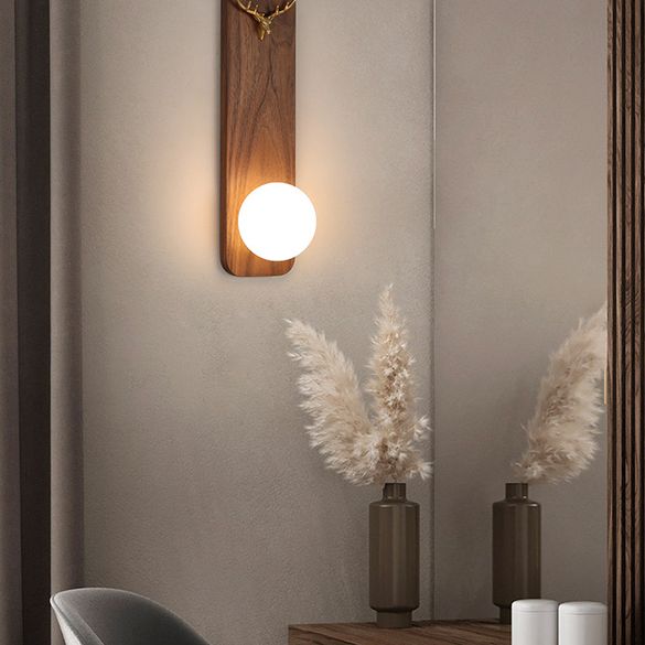 Luci da parete in legno alte da 16 "moderni lampada da applique con tonalità in vetro di latte