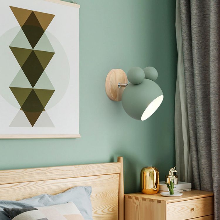 Luz de pared de madera en el estilo de hierro forjado de estilo de madera en el dormitorio