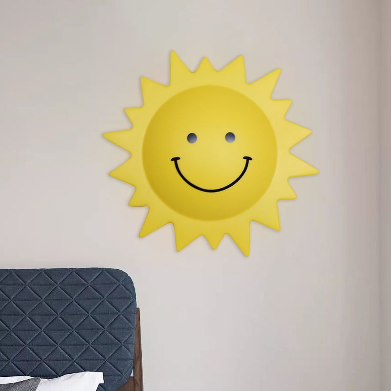 Lámpara de plástico en forma de sol Lámpara de pared LED de dibujos animados en amarillo para dormitorio infantil