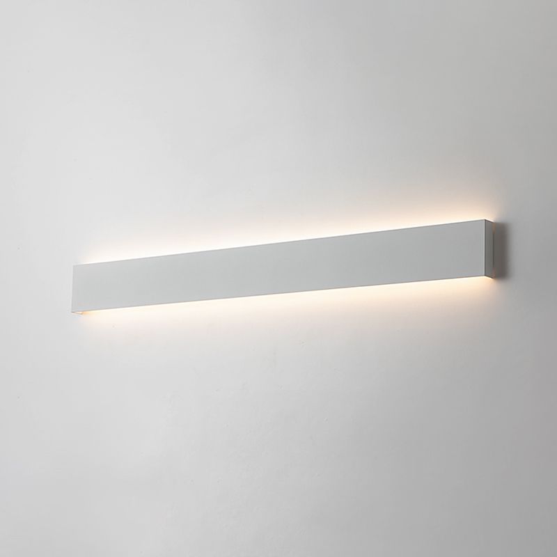 Linear Shade Metal Wall Sconce Modern Style Single Light Wall Mounted Light in White