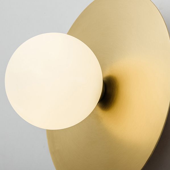 Altezza da 9 pollici in metallo rotondo Punzione murale Sconce Post-Moderna Bianco in vetro bianco Mini Mini Mini Luce da parete