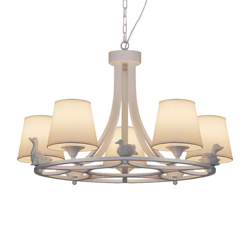 Blanc 5 têtes CHANDELER LAMPE RUSTIQUE CONE CONE PENSANT LEMIR AVEC DÉCORATION DU DUCH POUR LE SOIR