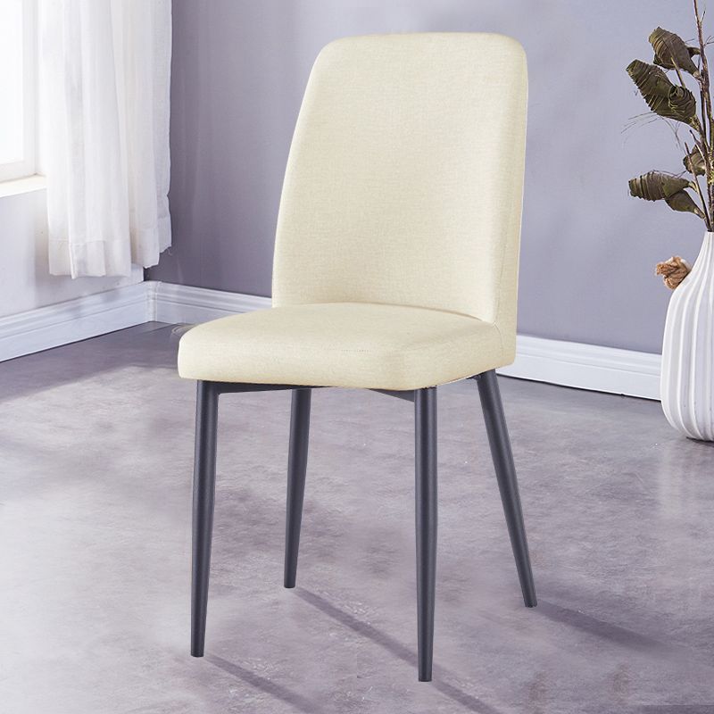 Chaise d'appoint de maison scandinave, chaise de salle à manger rembourrée en métal à dossier solide