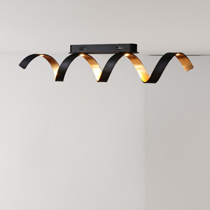 Semi Plafonnier LED Lineal Métallique Style Moderniste 4-Luz Éclairage de Techo Retorcida en Negro para Salón