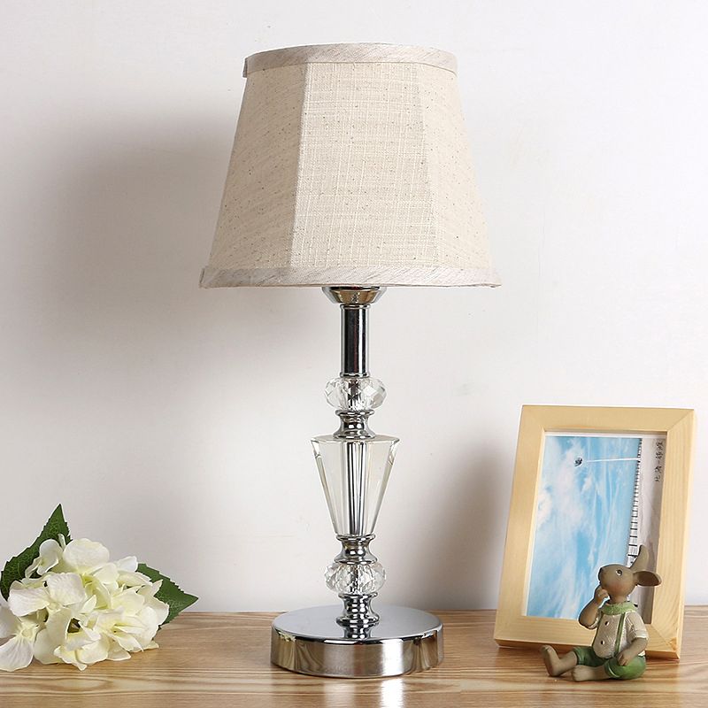Cono de tela/campana panel Luz modernista 1 cabeza lámpara de escritorio pequeña en rosa/beige para sala de estar