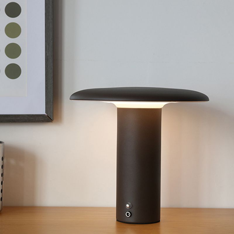 Cercle Table Light Style moderne Metal Night Table Lampe pour le chevet