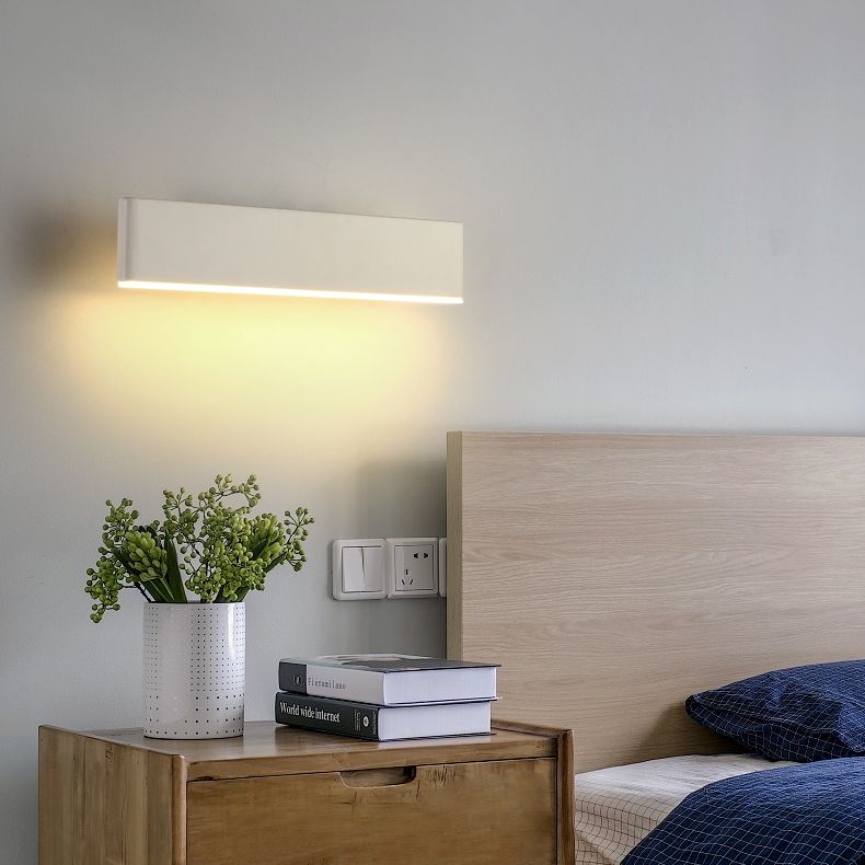 Lampada a parete a LED rettangolare acrilica in stile moderno in ferro battuto in ferro battuto con una parete per camera da letto