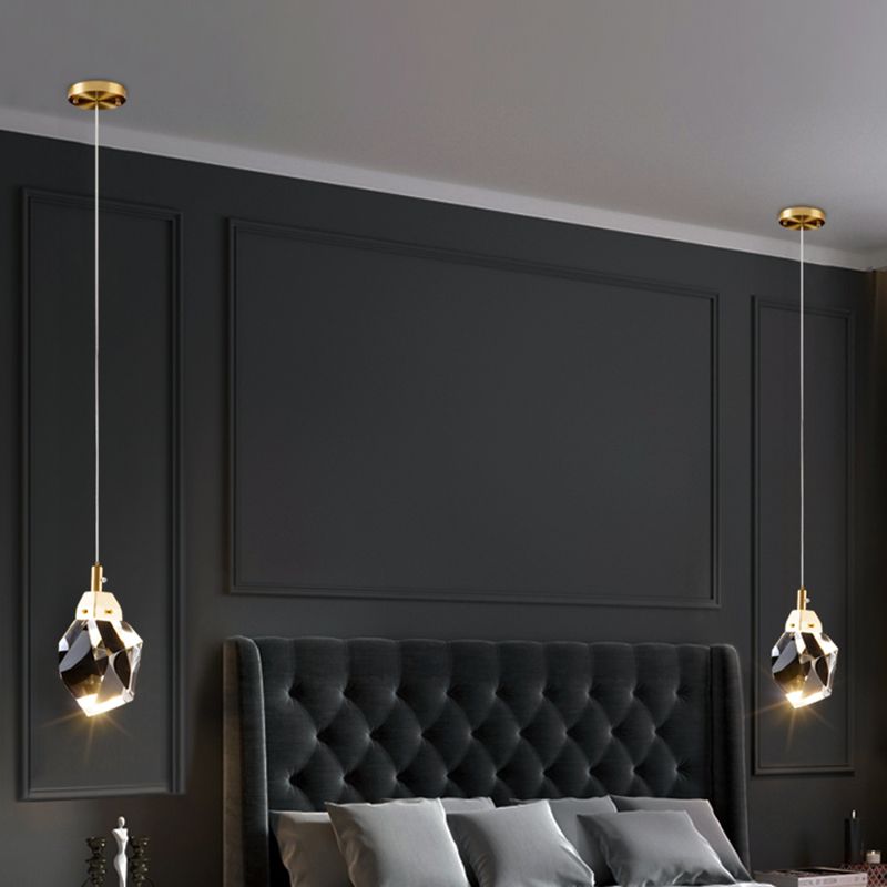 Lampe suspendue géométrique en cuivre dans un pendentif en cristal de style artistique moderne pour chambre à coucher