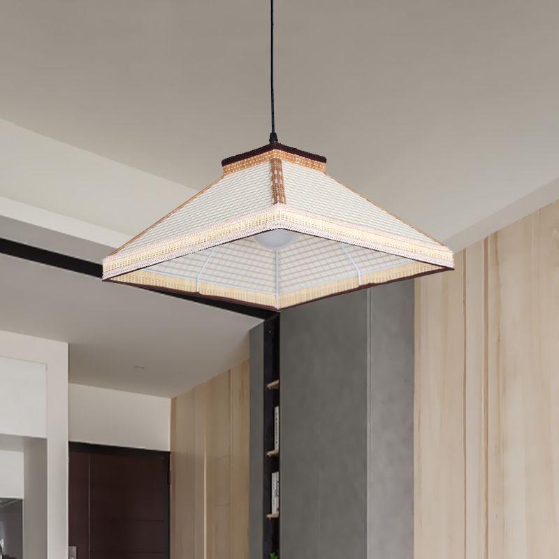 Chinesische Pyramide hängende Deckenleuchte Bambus/Rattan 1 Light Restaurant Anhängerlampe in Weiß/Elfenbein/Braun
