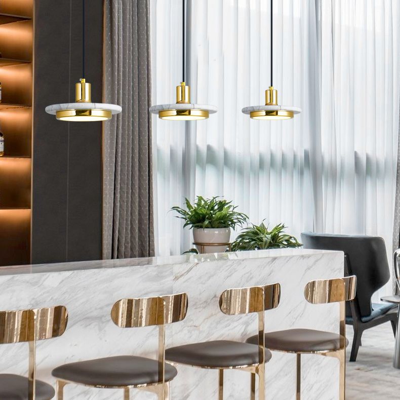 Kappengeformte Marmorhängeblocke Leuchte minimalistische LED -Anhängerbeleuchtung für das Restaurant