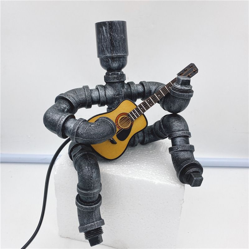 Lampada da comodino per piping creativa industriale a forma di chitarrista a forma di chitarrista per camera da letto per camera da letto