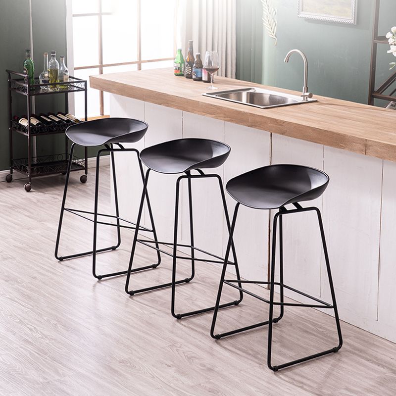 Scandinavian Style Bar-stool with Bucket Seat Counter Stool for Kitchen Bar